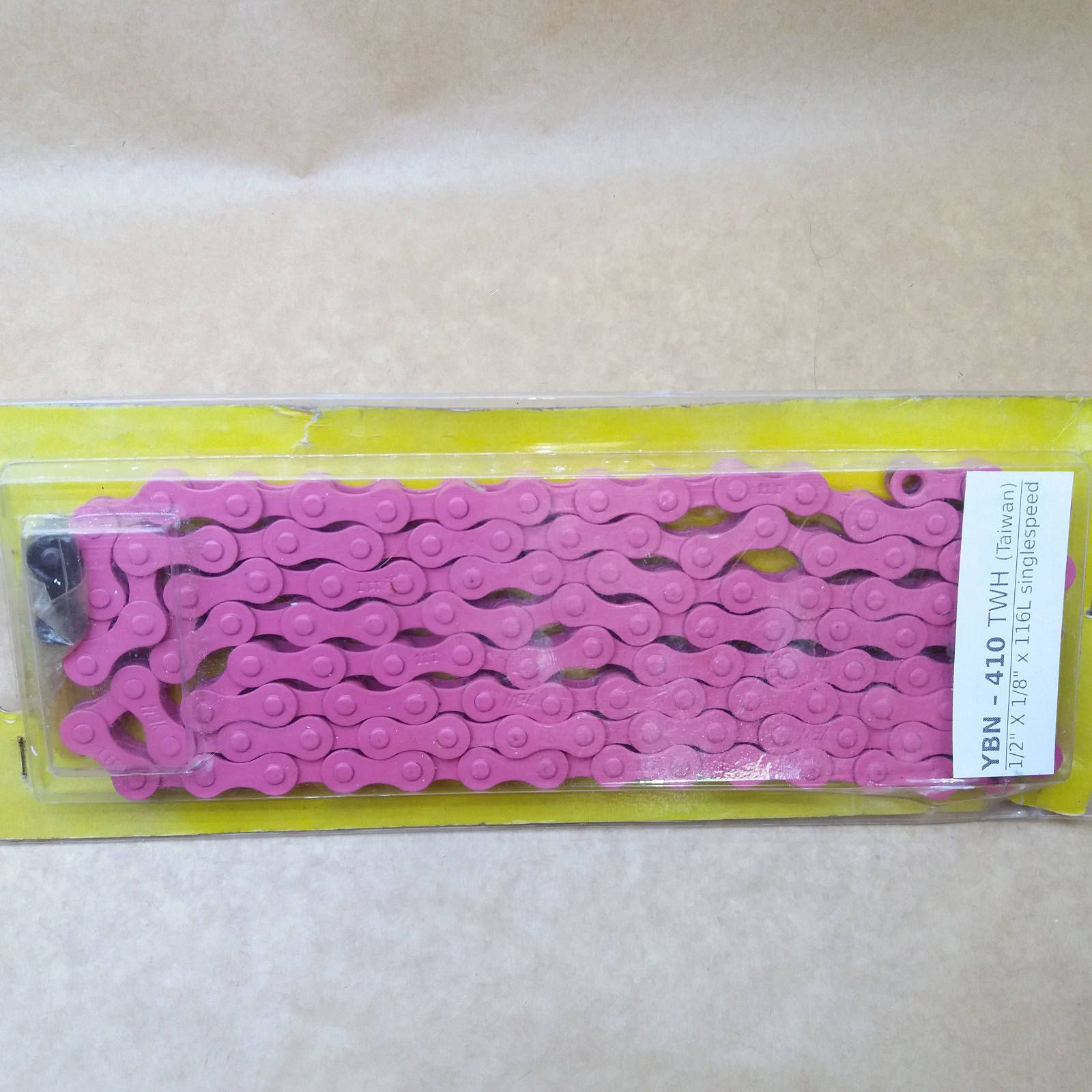 Colored Bicycle Chain Singlespeed Teflon Covered Easy Link Fixed Pink
