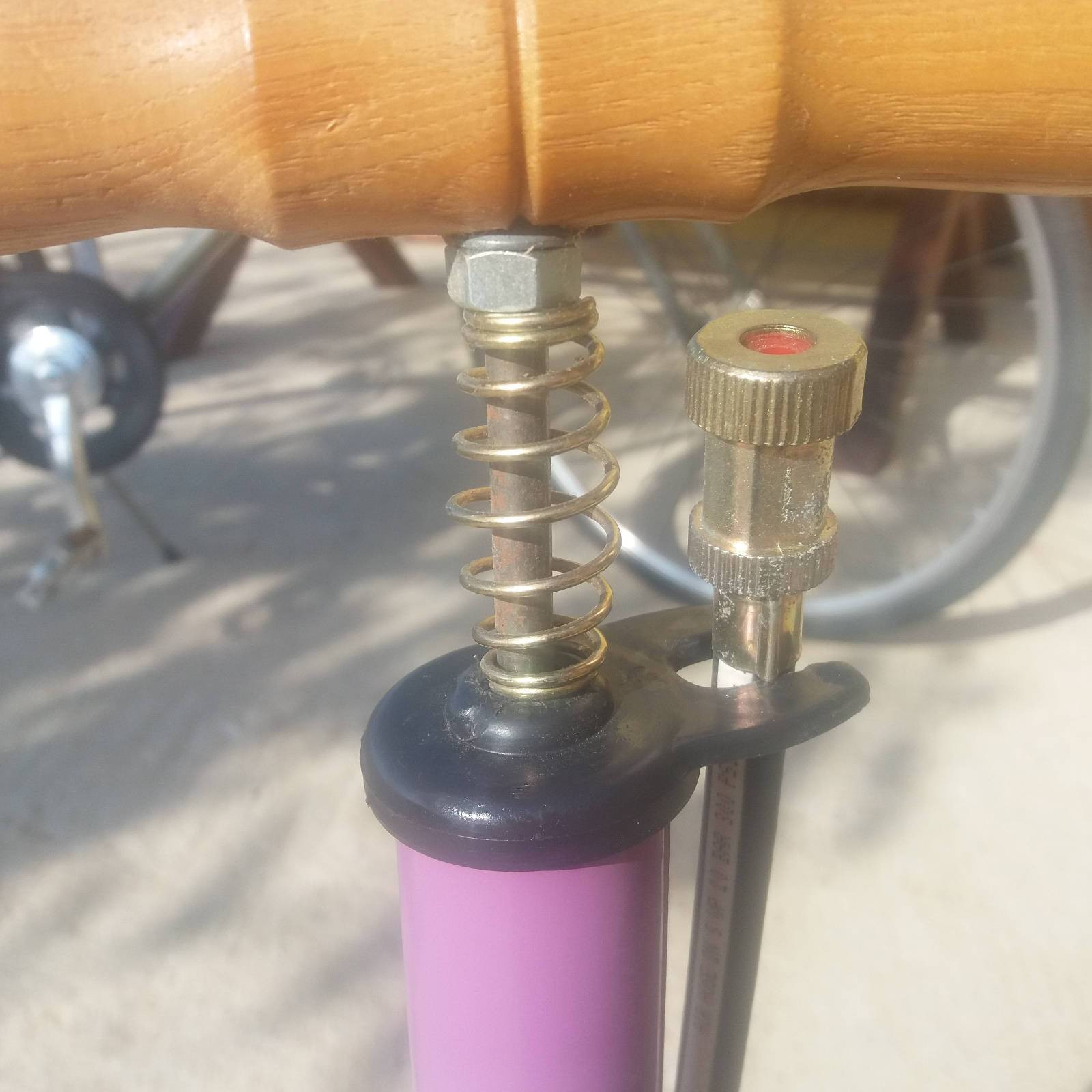 VINTAGE RETRO BICYCLE FLOOR AIR PUMP PURPLE COLORED PRESTA DUNLOP VALV