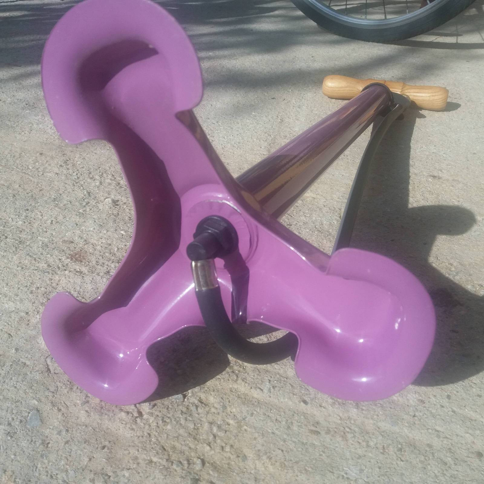 VINTAGE RETRO BICYCLE FLOOR AIR PUMP PURPLE COLORED PRESTA DUNLOP VALV