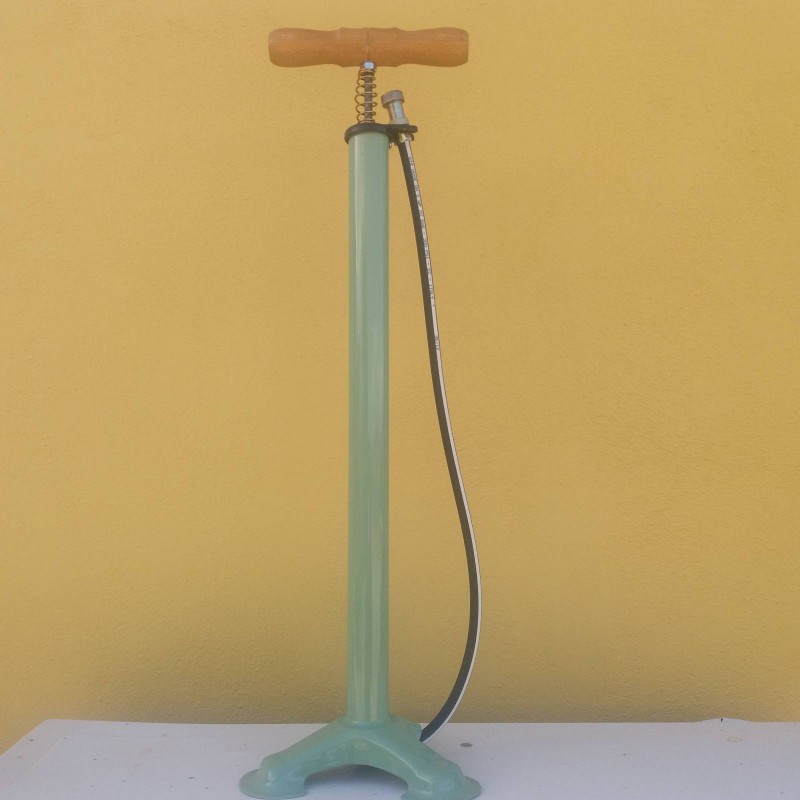 VINTAGE RETRO BICYCLE FLOOR AIR PUMP PASTEL GREEN PRESTA DUNLOP VALVE